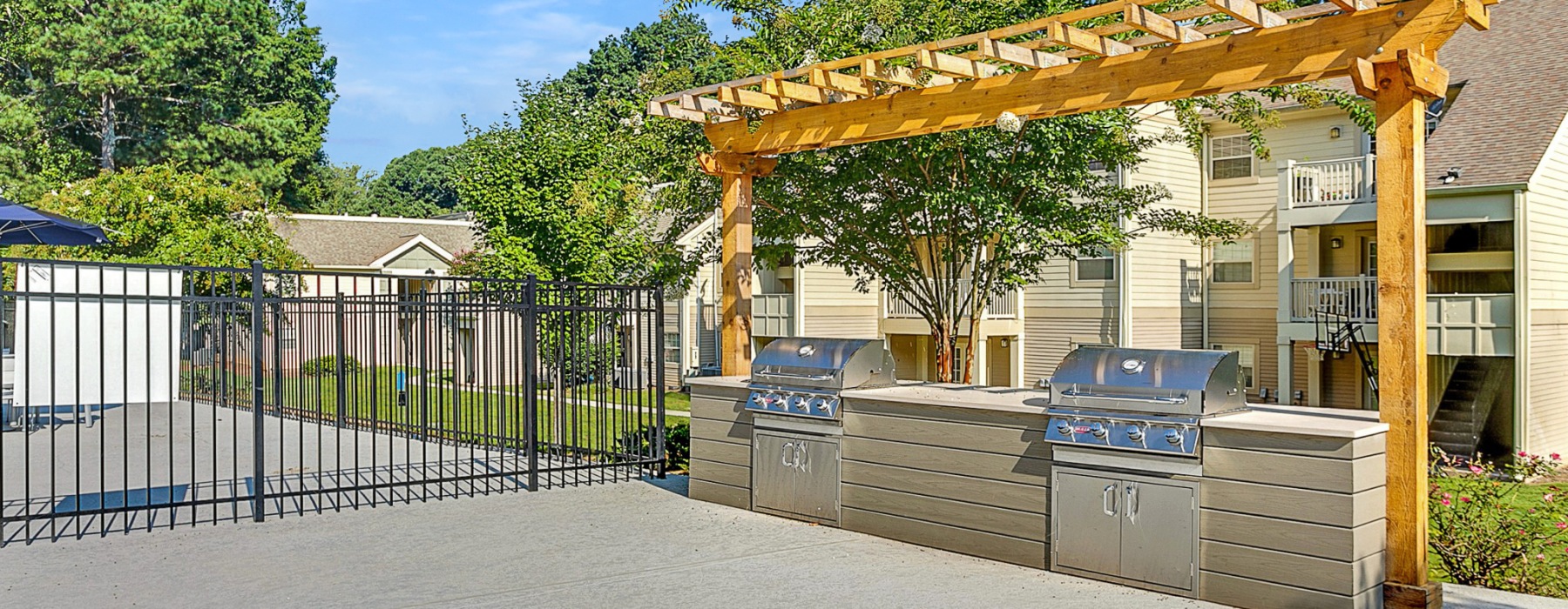 Large Grill at Gateway at Cedar Brook